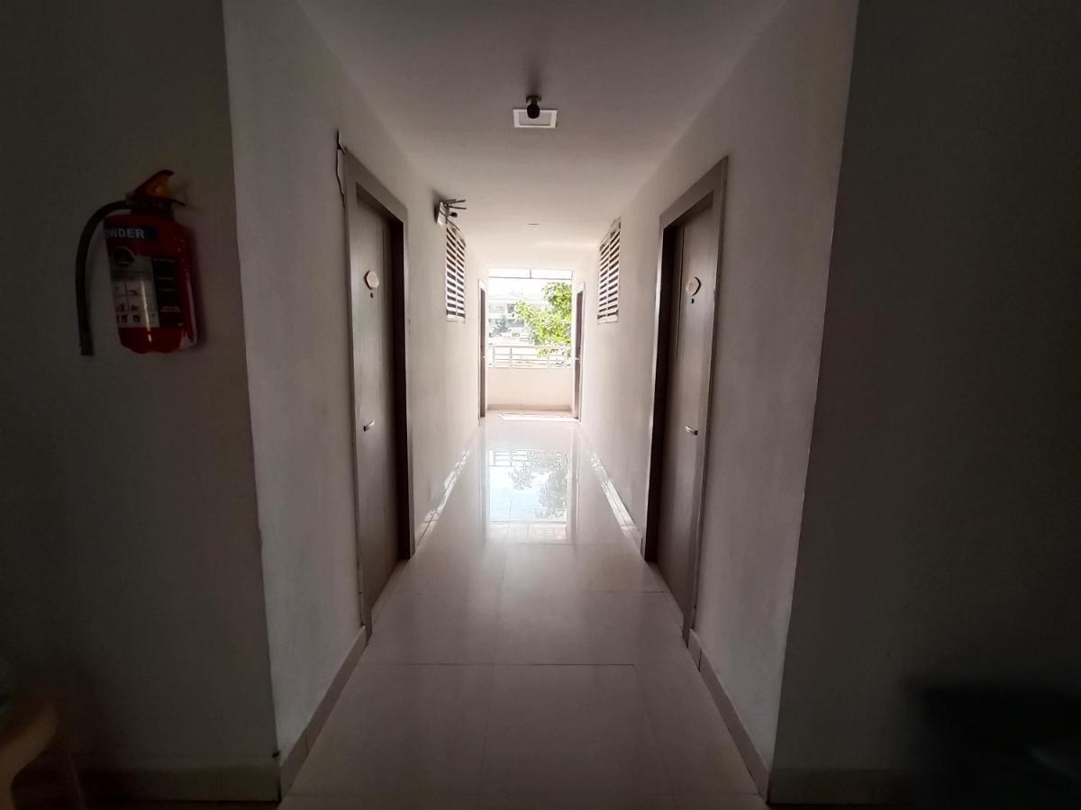 La Riviera Suites Hyderabad Eksteriør billede