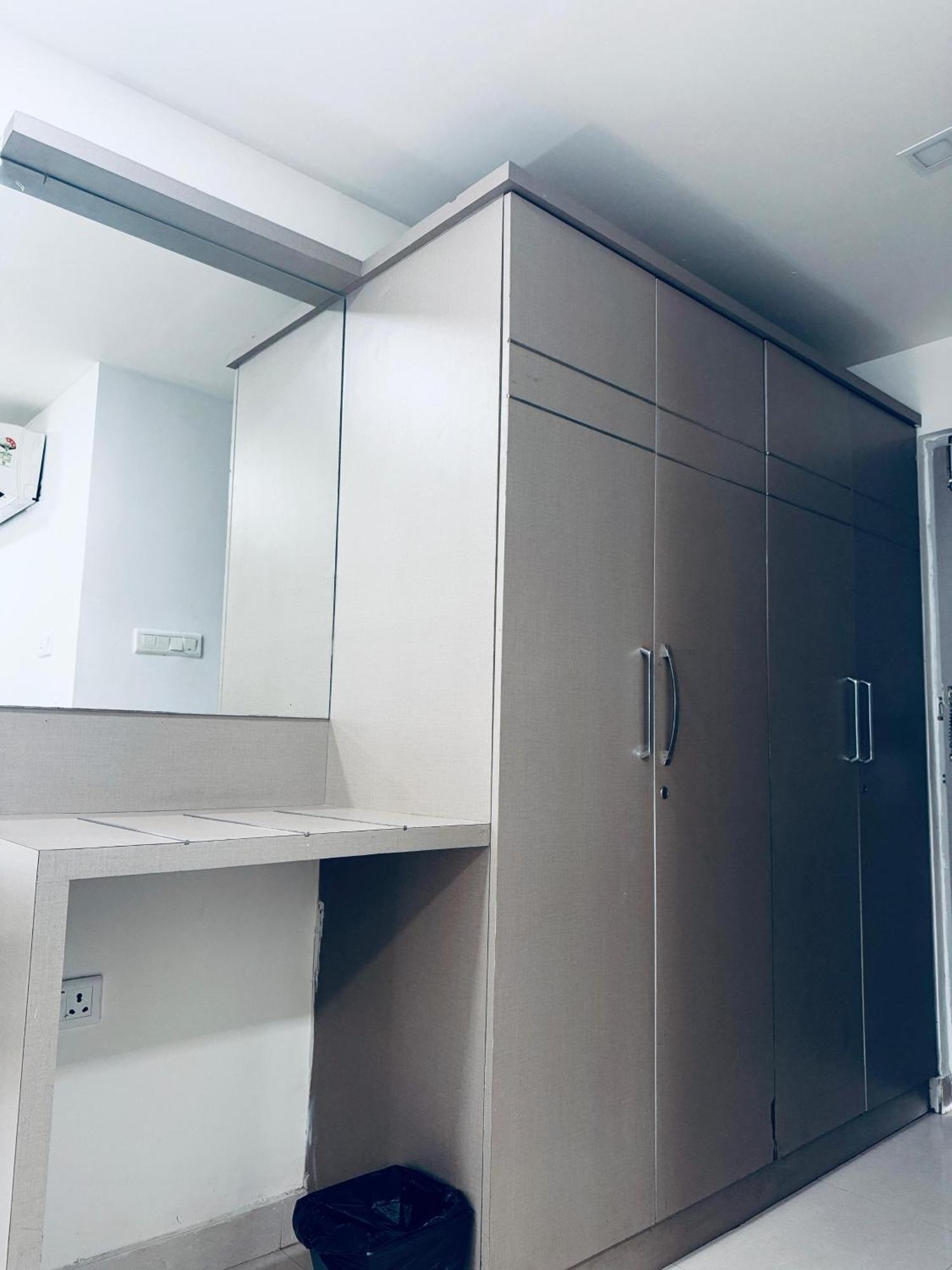 La Riviera Suites Hyderabad Eksteriør billede