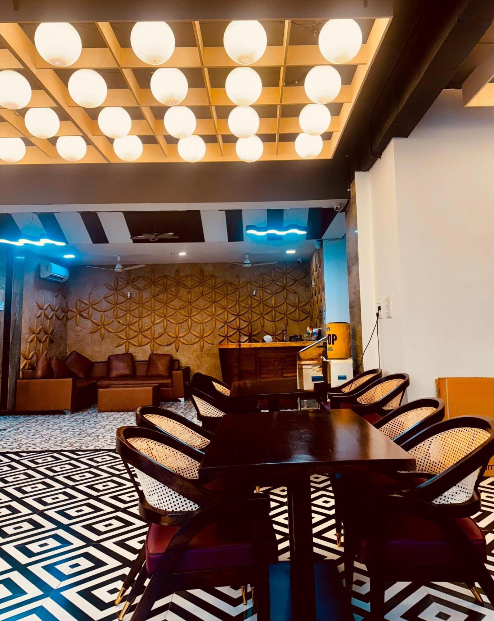 La Riviera Suites Hyderabad Eksteriør billede