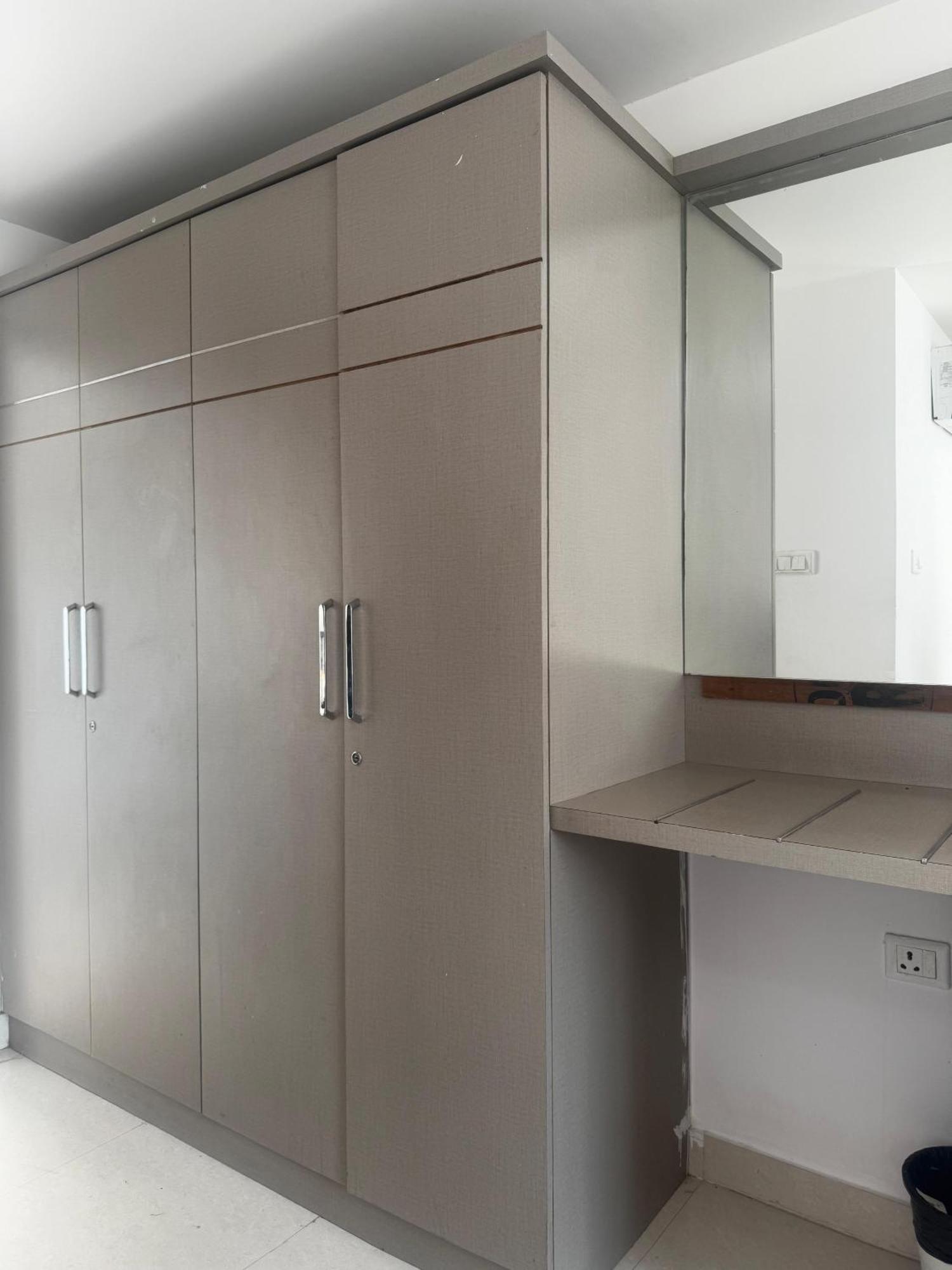 La Riviera Suites Hyderabad Eksteriør billede