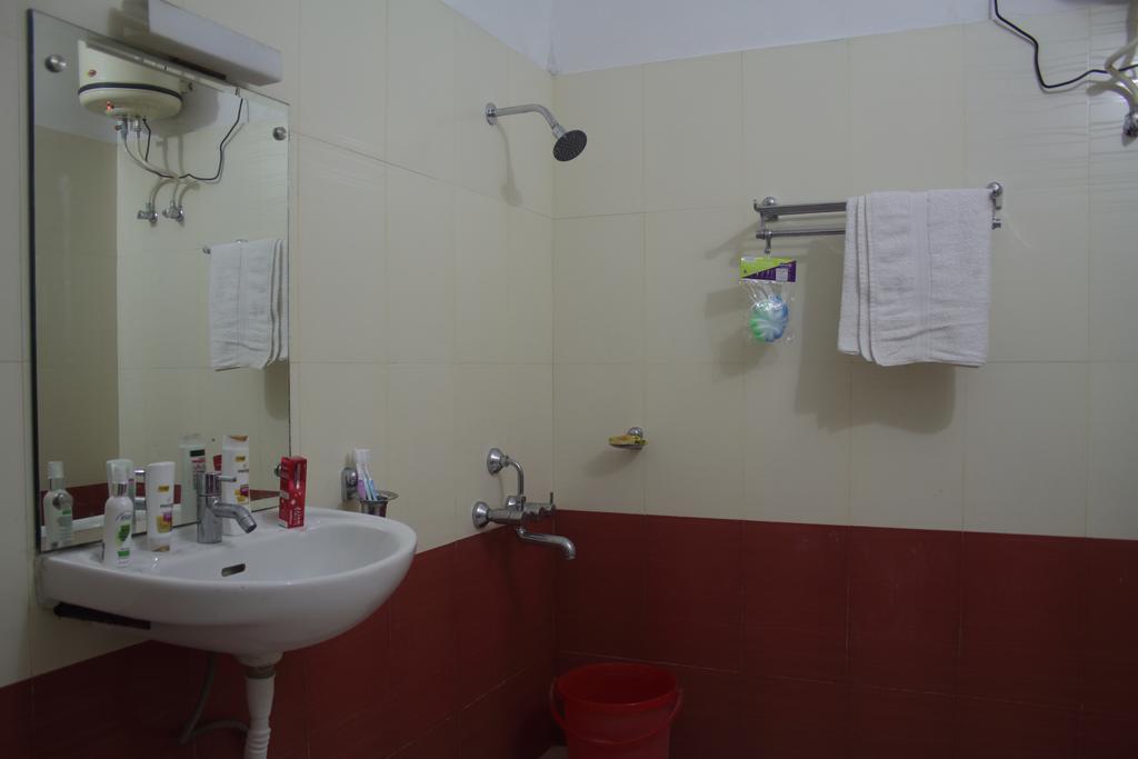 La Riviera Suites Hyderabad Eksteriør billede