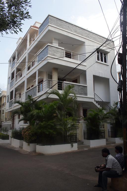 La Riviera Suites Hyderabad Eksteriør billede